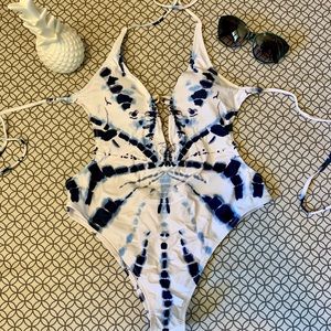 The Dye one piece bathing suit 🏝 ☀️